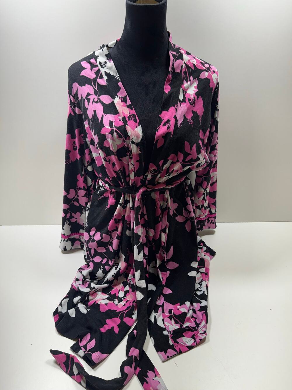 Lines Donatello Robe Women’s Sz XL Pink Black Floral Lingerie Loungewear Kimono